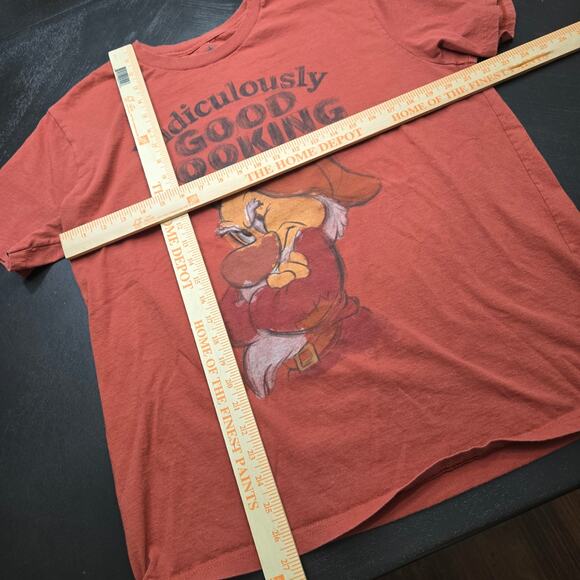 Disney Grumpy Dwarf Graphic Tee Men's Size XL - Picture 2 of 5